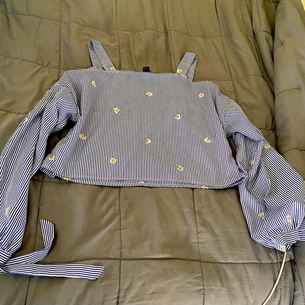 Flower embroidered top